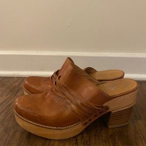 Antelope 🦌 Heeled Mules/Clogs Size 6-6.5